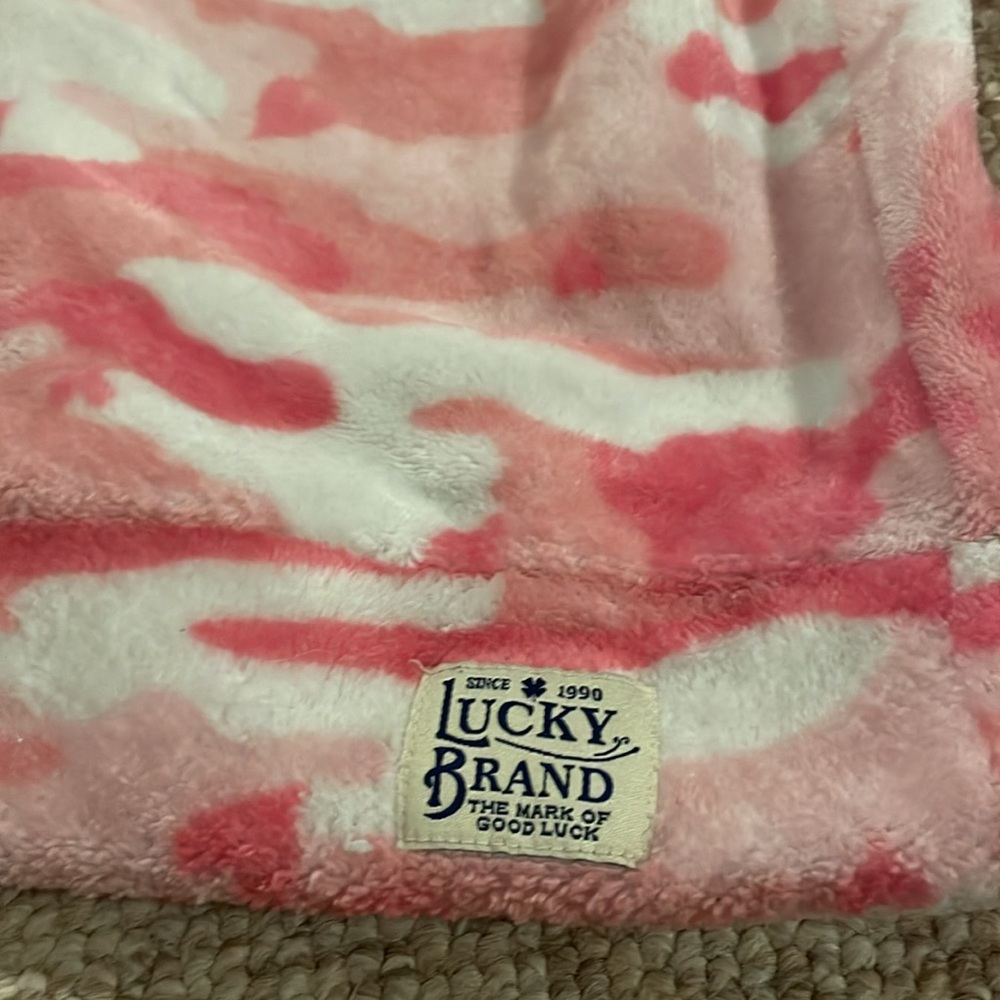 Lucky Brand girls pink camo hoodie EUC size S - Picture 2 of 2